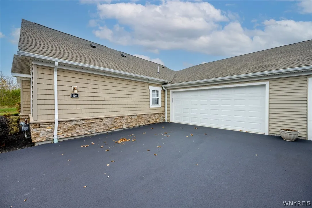 5665 Southwestern Boulevard 19b, Hamburg, New York, Hamburg, New York 14075, 2 Bedroom Bedrooms, 7 Room Rooms,2 BathroomBathrooms,Residential,For Sale,5665 Southwestern Boulevard 19b, Hamburg, New York,0,B1722129
