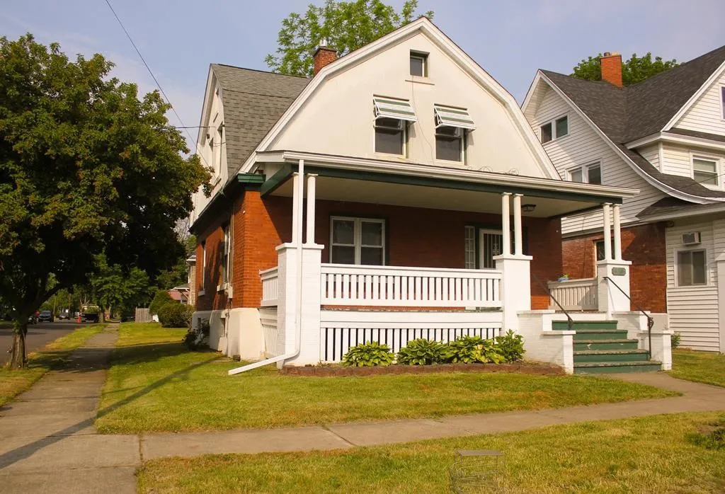811 Walnut Street, Elmira City, New York 14901, Elmira City, New York 14901, 3 Bedroom Bedrooms, 8 Room Rooms,1 BathroomBathrooms,Residential,For Sale,811 Walnut Street, Elmira City, New York 14901,0,R1723885
