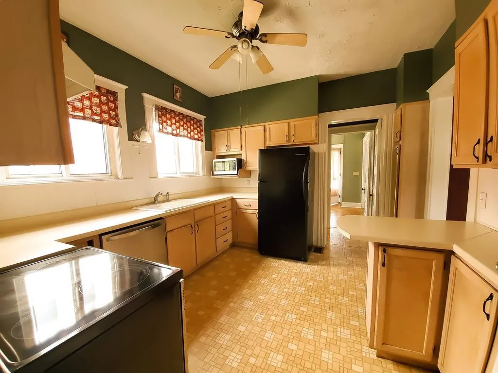 811 Walnut Street, Elmira City, New York 14901, Elmira City, New York 14901, 3 Bedroom Bedrooms, 8 Room Rooms,1 BathroomBathrooms,Residential,For Sale,811 Walnut Street, Elmira City, New York 14901,0,R1723885