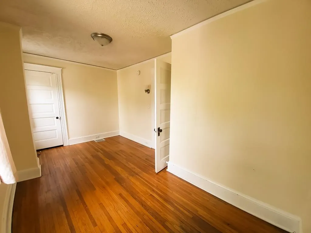 811 Walnut Street, Elmira City, New York 14901, Elmira City, New York 14901, 3 Bedroom Bedrooms, 8 Room Rooms,1 BathroomBathrooms,Residential,For Sale,811 Walnut Street, Elmira City, New York 14901,0,R1723885