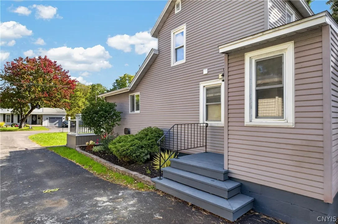 107 Gillis Avenue, Salina, New York 13088, Salina, New York 13088, 3 Bedroom Bedrooms, 7 Room Rooms,1 BathroomBathrooms,Residential,For Sale,107 Gillis Avenue, Salina, New York 13088,0,S1720429