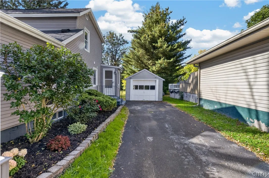 107 Gillis Avenue, Salina, New York 13088, Salina, New York 13088, 3 Bedroom Bedrooms, 7 Room Rooms,1 BathroomBathrooms,Residential,For Sale,107 Gillis Avenue, Salina, New York 13088,0,S1720429