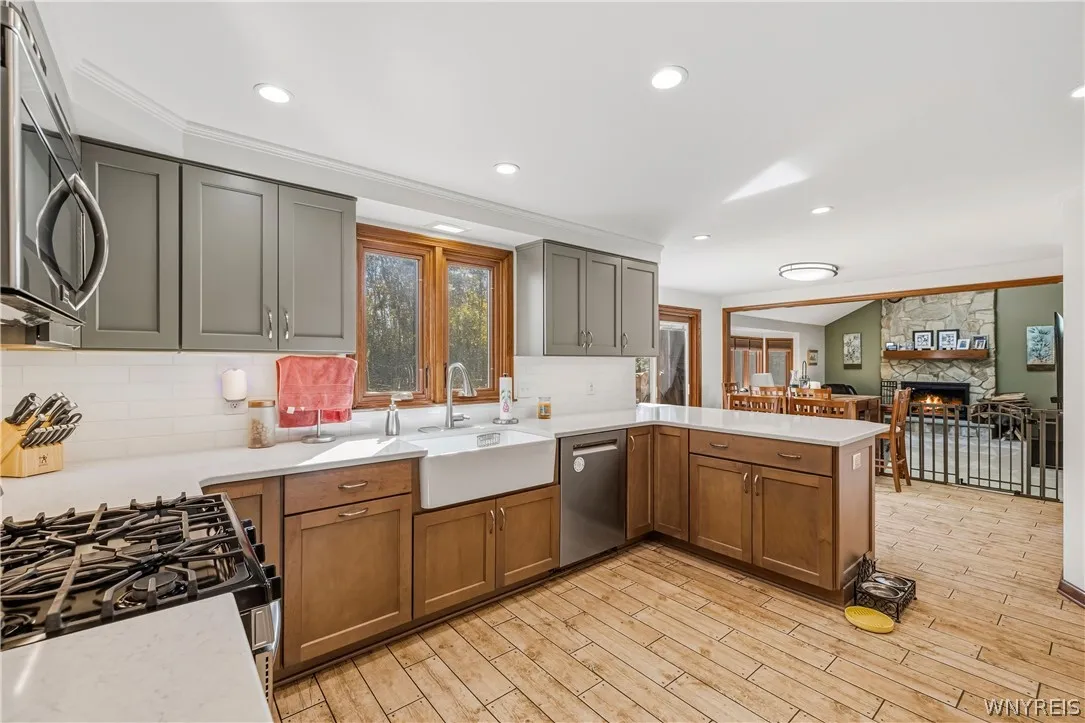 45 Parkview Drive, Grand Island, New York 14072, Grand Island, New York 14072, 4 Bedroom Bedrooms, 10 Room Rooms,2 BathroomBathrooms,Residential,For Sale,45 Parkview Drive, Grand Island, New York 14072,0,B1720985