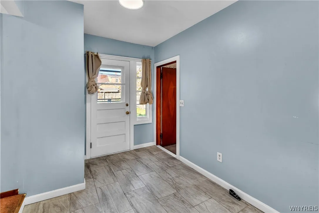 170 Delta Road, Amherst, New York 14226, Amherst, New York 14226, 3 Bedroom Bedrooms, 6 Room Rooms,1 BathroomBathrooms,Residential,For Sale,170 Delta Road, Amherst, New York 14226,0,B1723479