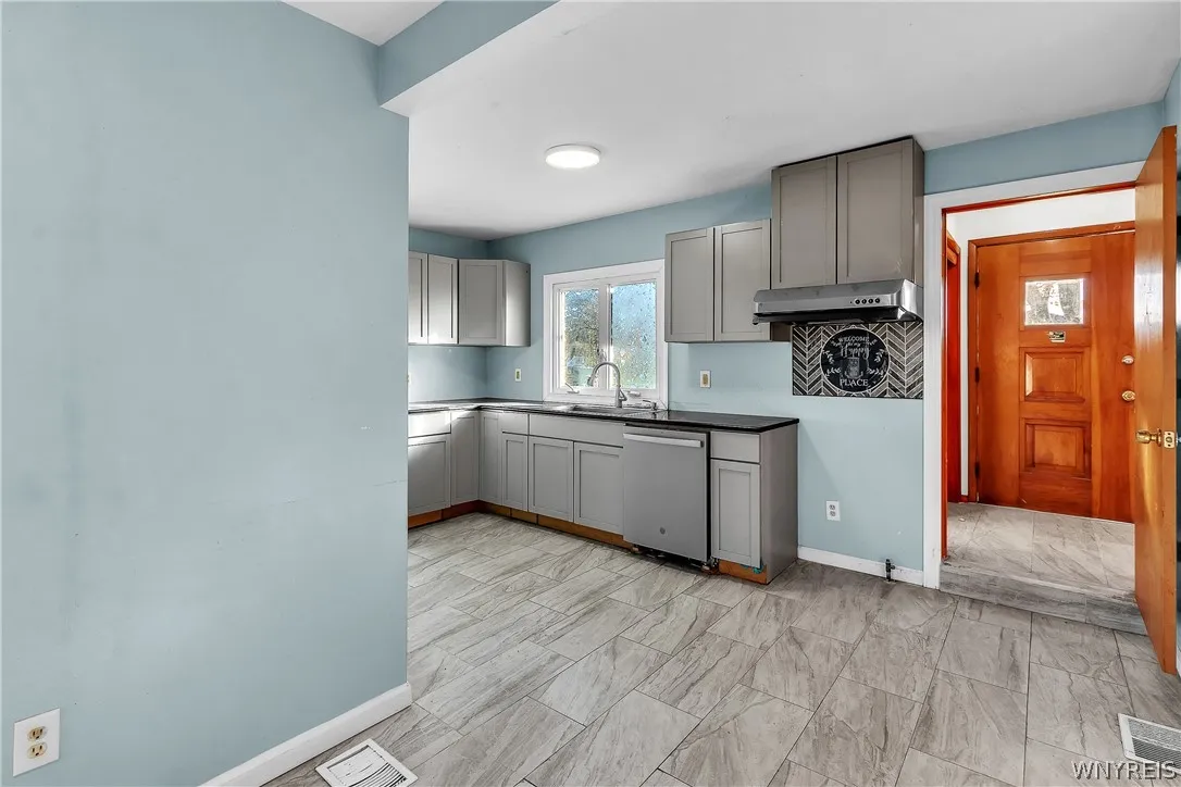 170 Delta Road, Amherst, New York 14226, Amherst, New York 14226, 3 Bedroom Bedrooms, 6 Room Rooms,1 BathroomBathrooms,Residential,For Sale,170 Delta Road, Amherst, New York 14226,0,B1723479
