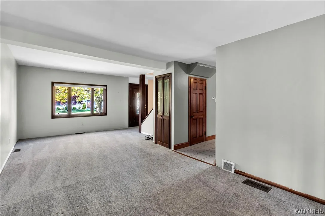 5907 Dover Road, Hamburg, New York 14085, Hamburg, New York 14085, 3 Bedroom Bedrooms, 8 Room Rooms,2 BathroomBathrooms,Residential,For Sale,5907 Dover Road, Hamburg, New York 14085,0,B1723555