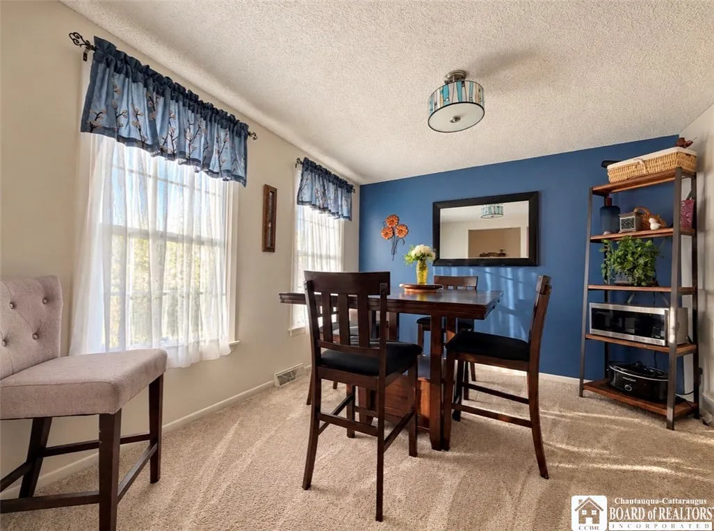 158 Stepping Stone Lane, Orchard Park, New York 14, Orchard Park, New York 14127, 3 Bedroom Bedrooms, 8 Room Rooms,1 BathroomBathrooms,Residential,For Sale,158 Stepping Stone Lane, Orchard Park, New York 14,0,R1723467