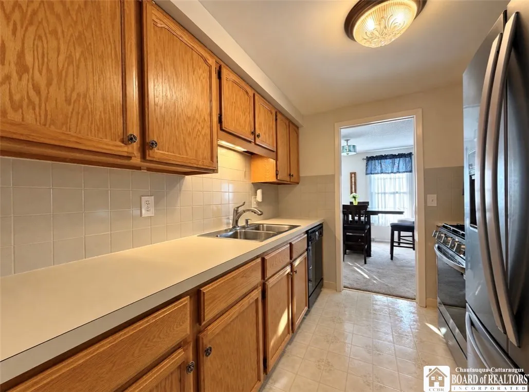 158 Stepping Stone Lane, Orchard Park, New York 14, Orchard Park, New York 14127, 3 Bedroom Bedrooms, 8 Room Rooms,1 BathroomBathrooms,Residential,For Sale,158 Stepping Stone Lane, Orchard Park, New York 14,0,R1723467
