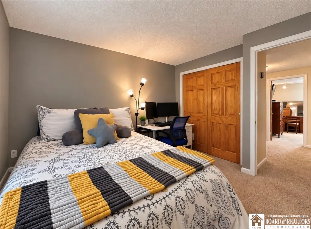 158 Stepping Stone Lane, Orchard Park, New York 14, Orchard Park, New York 14127, 3 Bedroom Bedrooms, 8 Room Rooms,1 BathroomBathrooms,Residential,For Sale,158 Stepping Stone Lane, Orchard Park, New York 14,0,R1723467