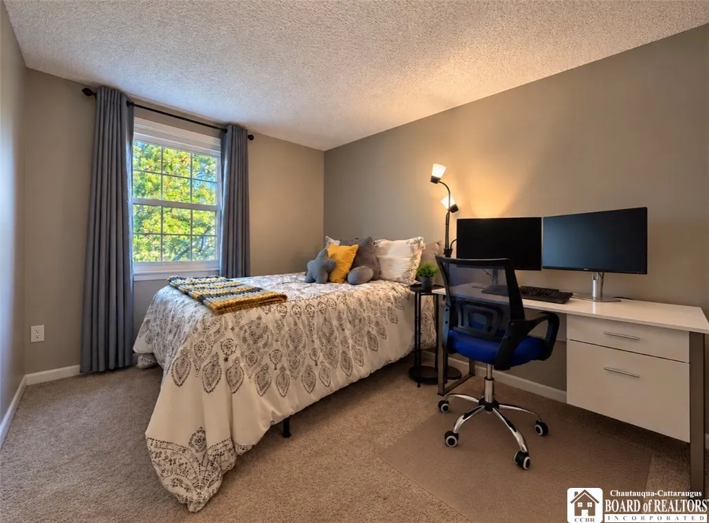 158 Stepping Stone Lane, Orchard Park, New York 14, Orchard Park, New York 14127, 3 Bedroom Bedrooms, 8 Room Rooms,1 BathroomBathrooms,Residential,For Sale,158 Stepping Stone Lane, Orchard Park, New York 14,0,R1723467