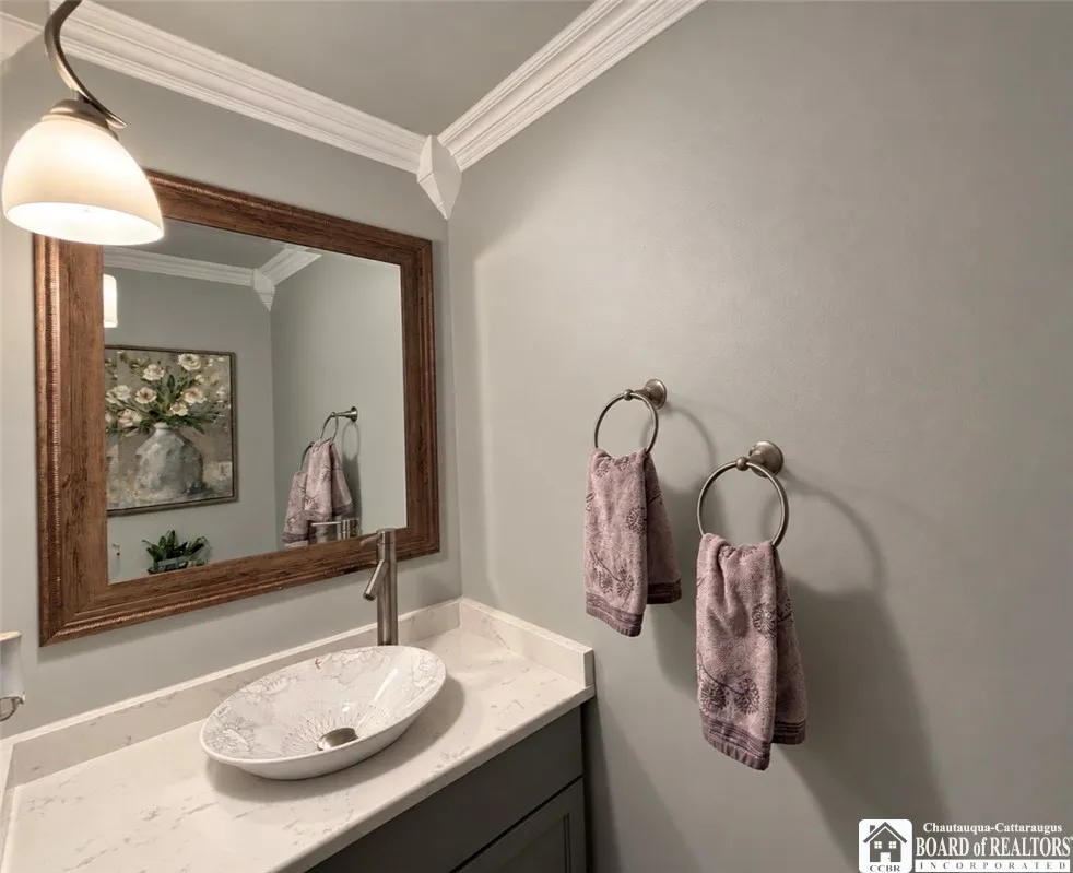 158 Stepping Stone Lane, Orchard Park, New York 14, Orchard Park, New York 14127, 3 Bedroom Bedrooms, 8 Room Rooms,1 BathroomBathrooms,Residential,For Sale,158 Stepping Stone Lane, Orchard Park, New York 14,0,R1723467