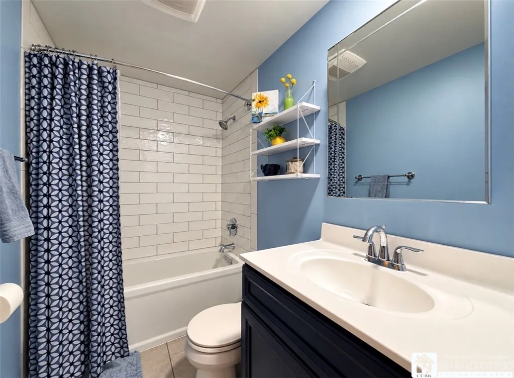 158 Stepping Stone Lane, Orchard Park, New York 14, Orchard Park, New York 14127, 3 Bedroom Bedrooms, 8 Room Rooms,1 BathroomBathrooms,Residential,For Sale,158 Stepping Stone Lane, Orchard Park, New York 14,0,R1723467