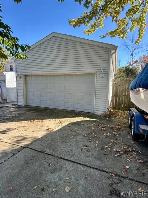 5791 Elmhurst Road, Hamburg, New York 14085, Hamburg, New York 14085, 3 Bedroom Bedrooms, 8 Room Rooms,2 BathroomBathrooms,Residential,For Sale,5791 Elmhurst Road, Hamburg, New York 14085,0,B1723762