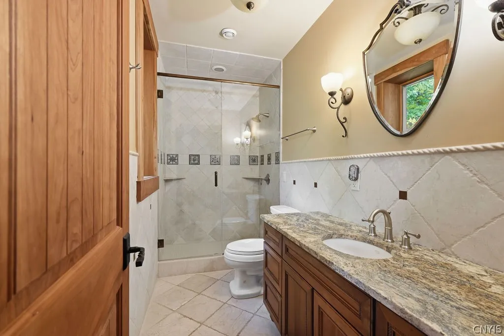 And has an en-suite bath
