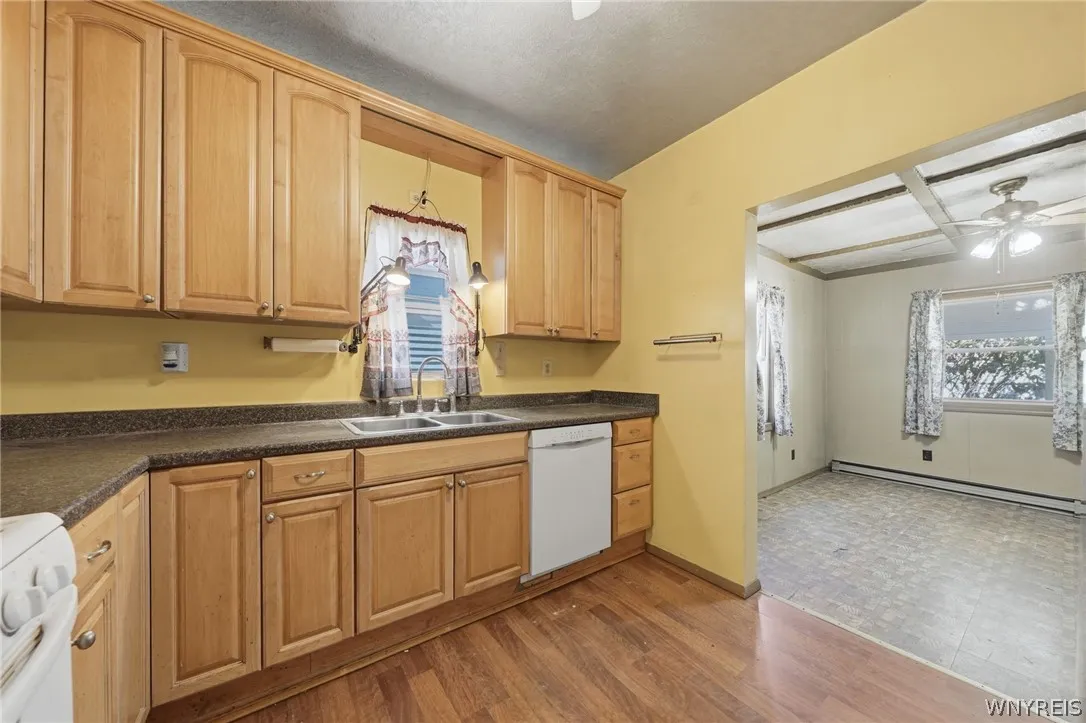 43 West Hazeltine Avenue, Tonawanda, New York 1421, Tonawanda, New York 14217, 4 Bedroom Bedrooms, 10 Room Rooms,2 BathroomBathrooms,Residential,For Sale,43 West Hazeltine Avenue, Tonawanda, New York 1421,0,B1723779