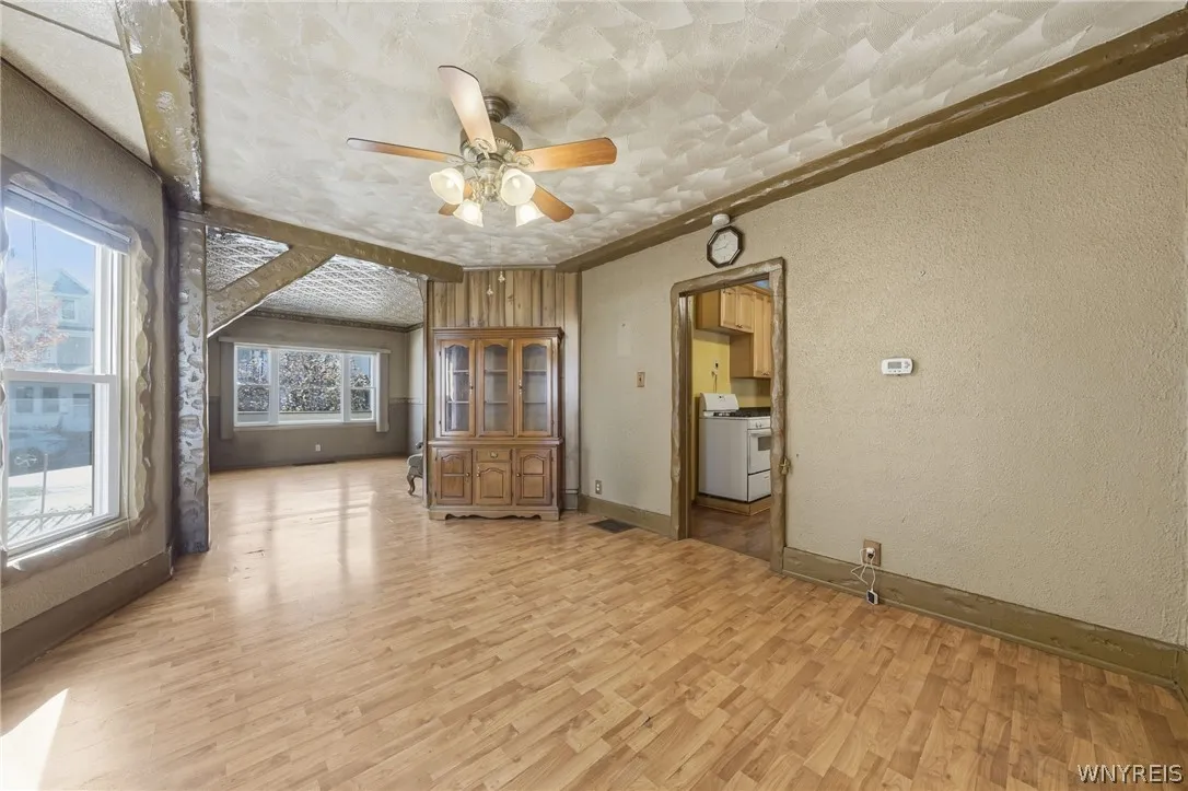 43 West Hazeltine Avenue, Tonawanda, New York 1421, Tonawanda, New York 14217, 4 Bedroom Bedrooms, 10 Room Rooms,2 BathroomBathrooms,Residential,For Sale,43 West Hazeltine Avenue, Tonawanda, New York 1421,0,B1723779