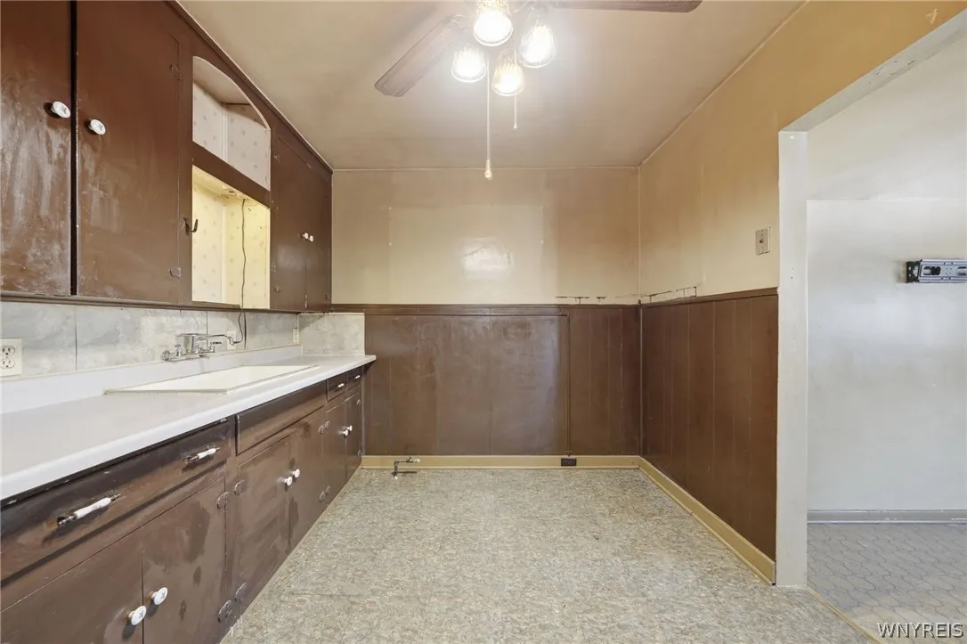 43 West Hazeltine Avenue, Tonawanda, New York 1421, Tonawanda, New York 14217, 4 Bedroom Bedrooms, 10 Room Rooms,2 BathroomBathrooms,Residential,For Sale,43 West Hazeltine Avenue, Tonawanda, New York 1421,0,B1723779