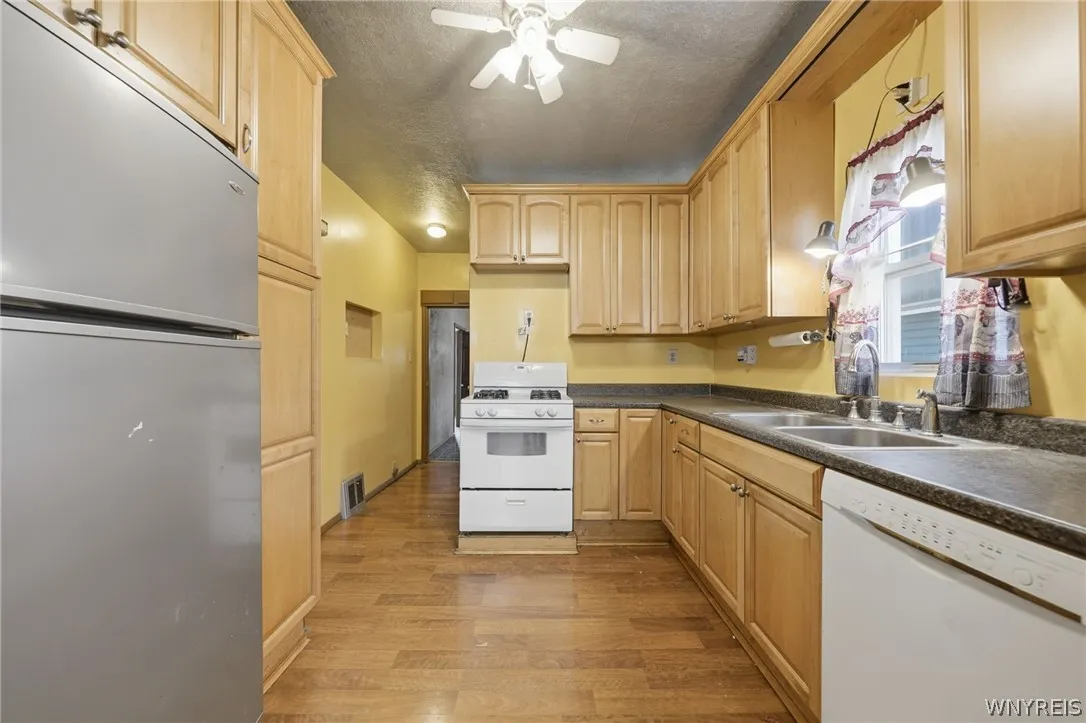 43 West Hazeltine Avenue, Tonawanda, New York 1421, Tonawanda, New York 14217, 4 Bedroom Bedrooms, 10 Room Rooms,2 BathroomBathrooms,Residential,For Sale,43 West Hazeltine Avenue, Tonawanda, New York 1421,0,B1723779