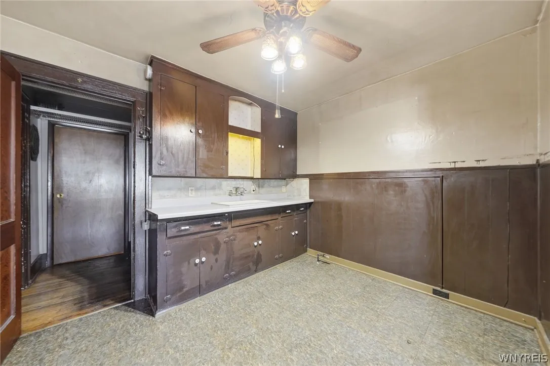 43 West Hazeltine Avenue, Tonawanda, New York 1421, Tonawanda, New York 14217, 4 Bedroom Bedrooms, 10 Room Rooms,2 BathroomBathrooms,Residential,For Sale,43 West Hazeltine Avenue, Tonawanda, New York 1421,0,B1723779