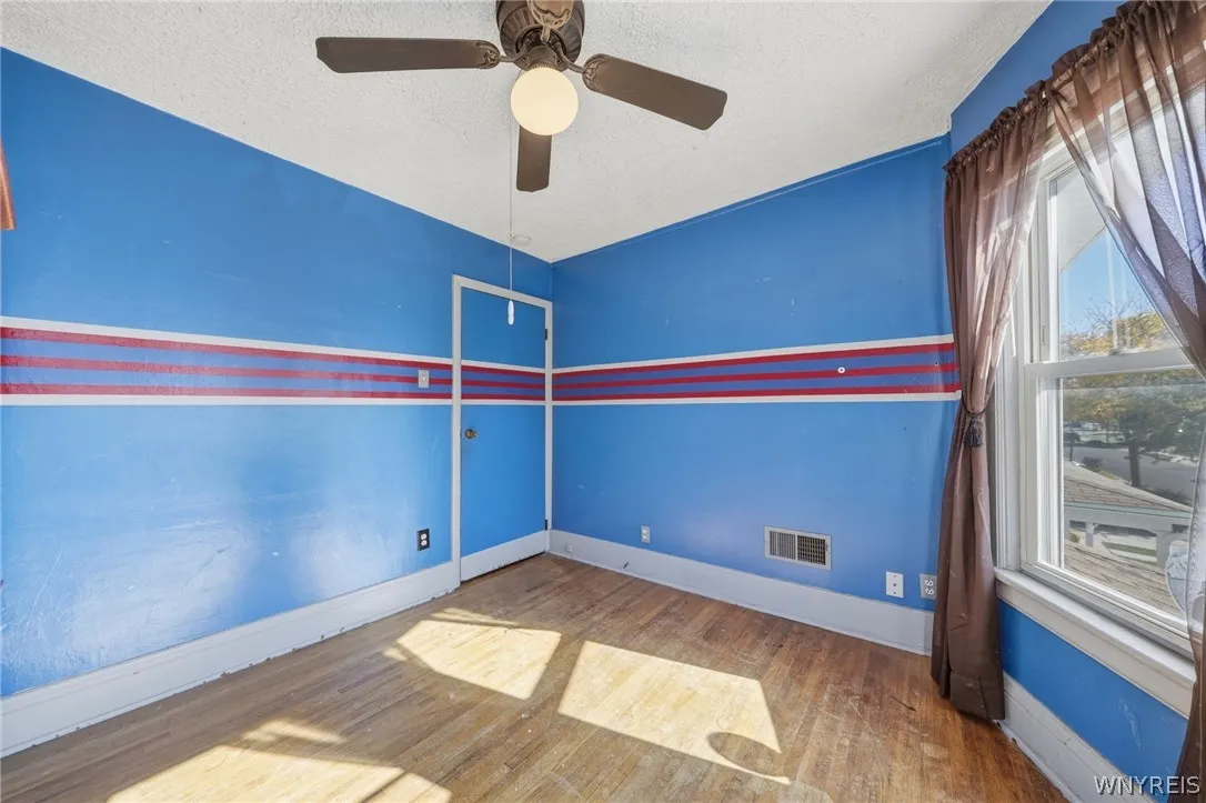 43 West Hazeltine Avenue, Tonawanda, New York 1421, Tonawanda, New York 14217, 4 Bedroom Bedrooms, 10 Room Rooms,2 BathroomBathrooms,Residential,For Sale,43 West Hazeltine Avenue, Tonawanda, New York 1421,0,B1723779