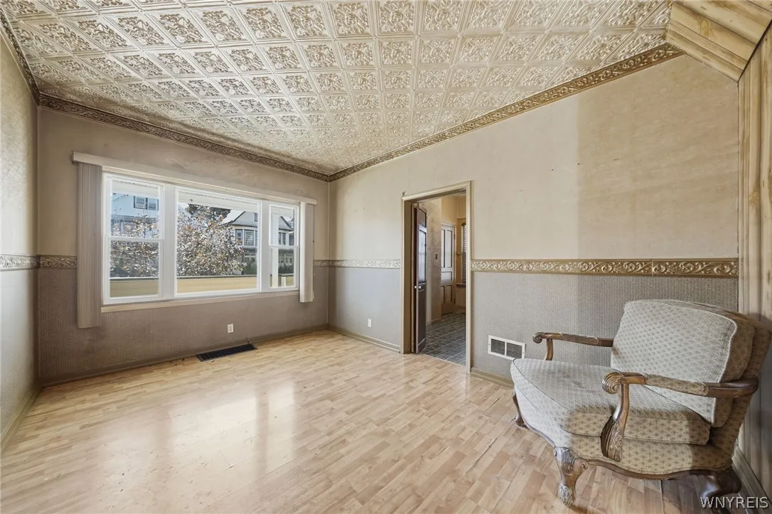 43 West Hazeltine Avenue, Tonawanda, New York 1421, Tonawanda, New York 14217, 4 Bedroom Bedrooms, 10 Room Rooms,2 BathroomBathrooms,Residential,For Sale,43 West Hazeltine Avenue, Tonawanda, New York 1421,0,B1723779