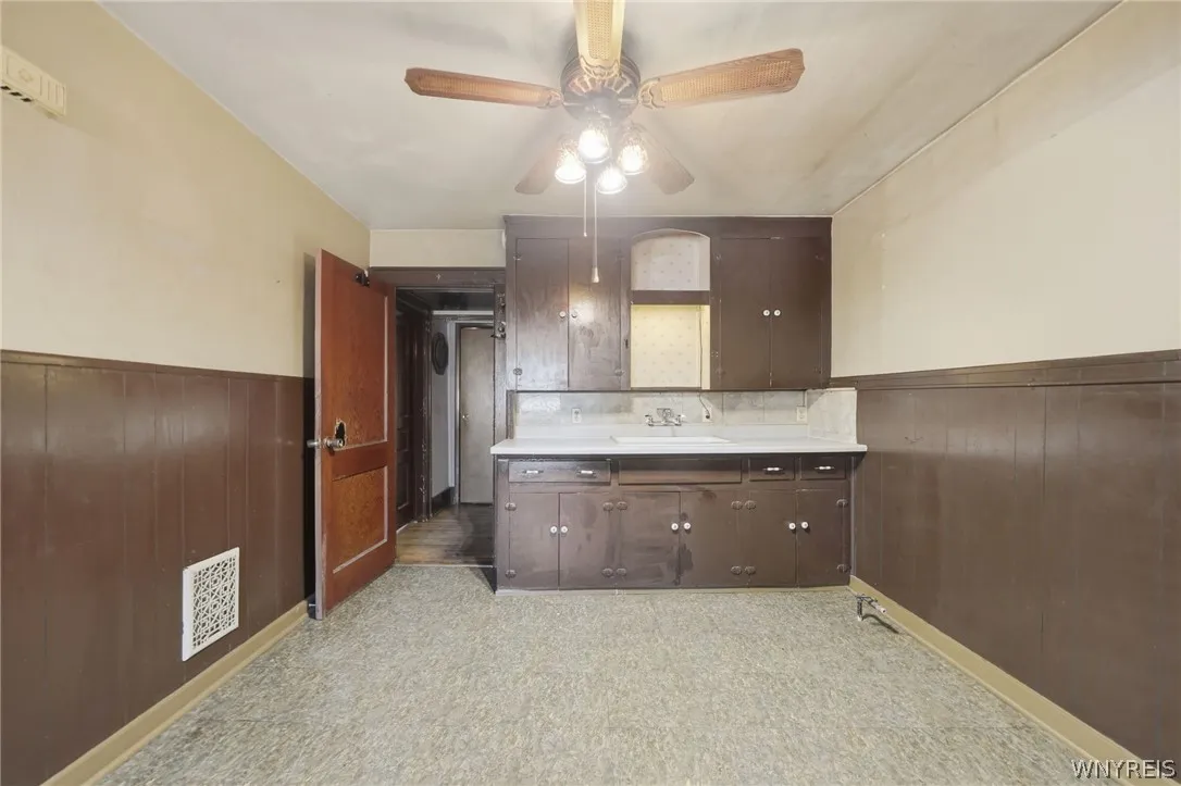 43 West Hazeltine Avenue, Tonawanda, New York 1421, Tonawanda, New York 14217, 4 Bedroom Bedrooms, 10 Room Rooms,2 BathroomBathrooms,Residential,For Sale,43 West Hazeltine Avenue, Tonawanda, New York 1421,0,B1723779