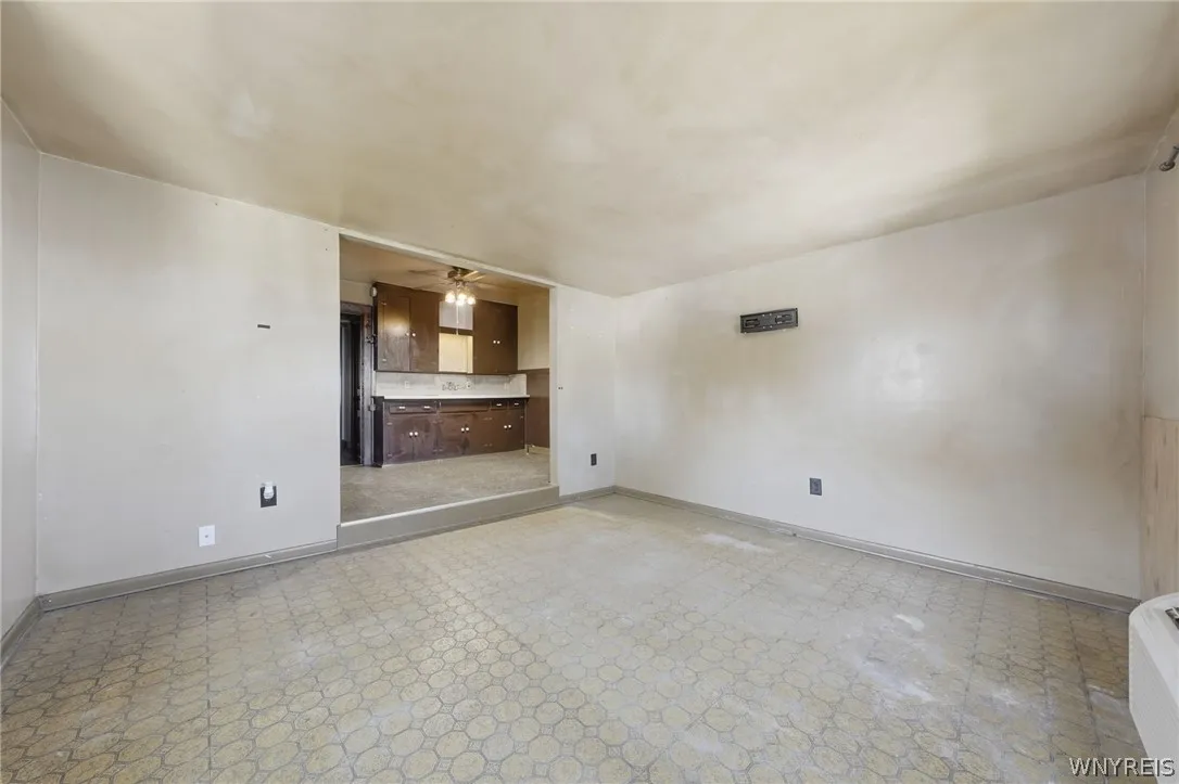 43 West Hazeltine Avenue, Tonawanda, New York 1421, Tonawanda, New York 14217, 4 Bedroom Bedrooms, 10 Room Rooms,2 BathroomBathrooms,Residential,For Sale,43 West Hazeltine Avenue, Tonawanda, New York 1421,0,B1723779