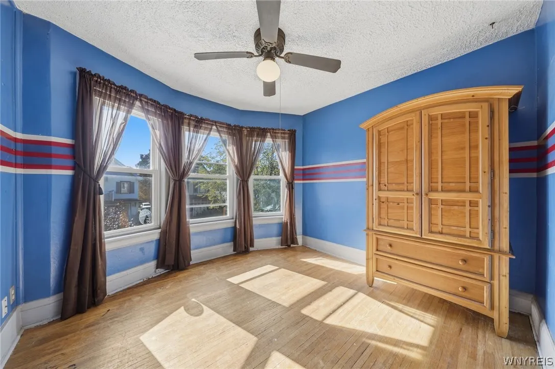 43 West Hazeltine Avenue, Tonawanda, New York 1421, Tonawanda, New York 14217, 4 Bedroom Bedrooms, 10 Room Rooms,2 BathroomBathrooms,Residential,For Sale,43 West Hazeltine Avenue, Tonawanda, New York 1421,0,B1723779