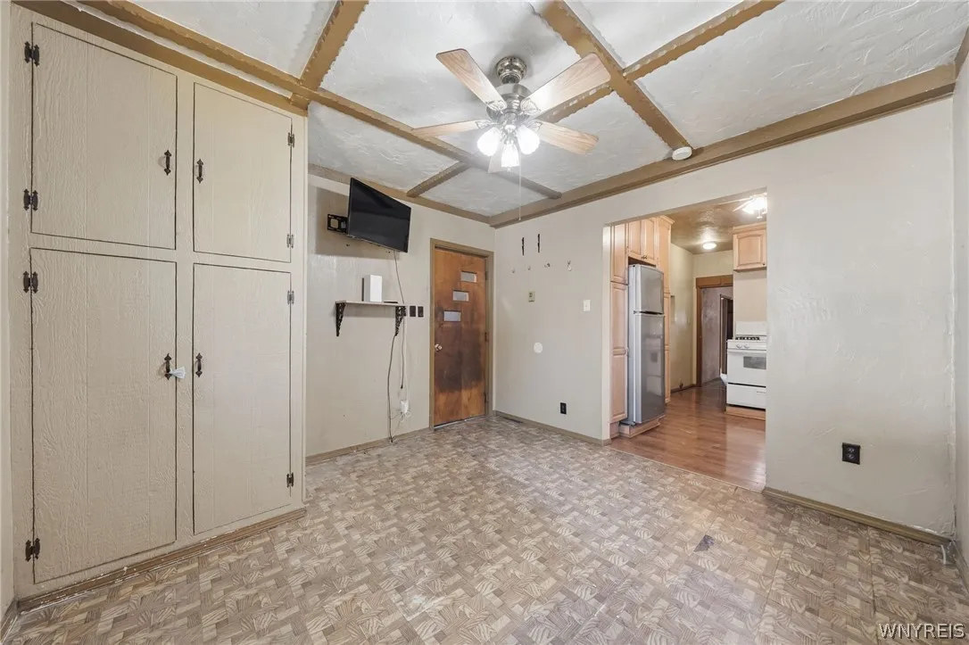 43 West Hazeltine Avenue, Tonawanda, New York 1421, Tonawanda, New York 14217, 4 Bedroom Bedrooms, 10 Room Rooms,2 BathroomBathrooms,Residential,For Sale,43 West Hazeltine Avenue, Tonawanda, New York 1421,0,B1723779