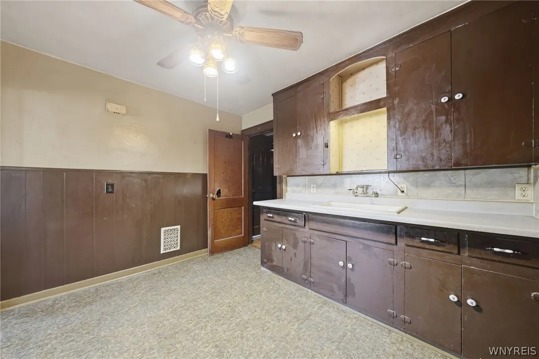 43 West Hazeltine Avenue, Tonawanda, New York 1421, Tonawanda, New York 14217, 4 Bedroom Bedrooms, 10 Room Rooms,2 BathroomBathrooms,Residential,For Sale,43 West Hazeltine Avenue, Tonawanda, New York 1421,0,B1723779