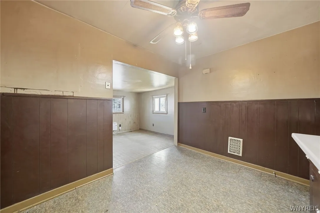43 West Hazeltine Avenue, Tonawanda, New York 1421, Tonawanda, New York 14217, 4 Bedroom Bedrooms, 10 Room Rooms,2 BathroomBathrooms,Residential,For Sale,43 West Hazeltine Avenue, Tonawanda, New York 1421,0,B1723779
