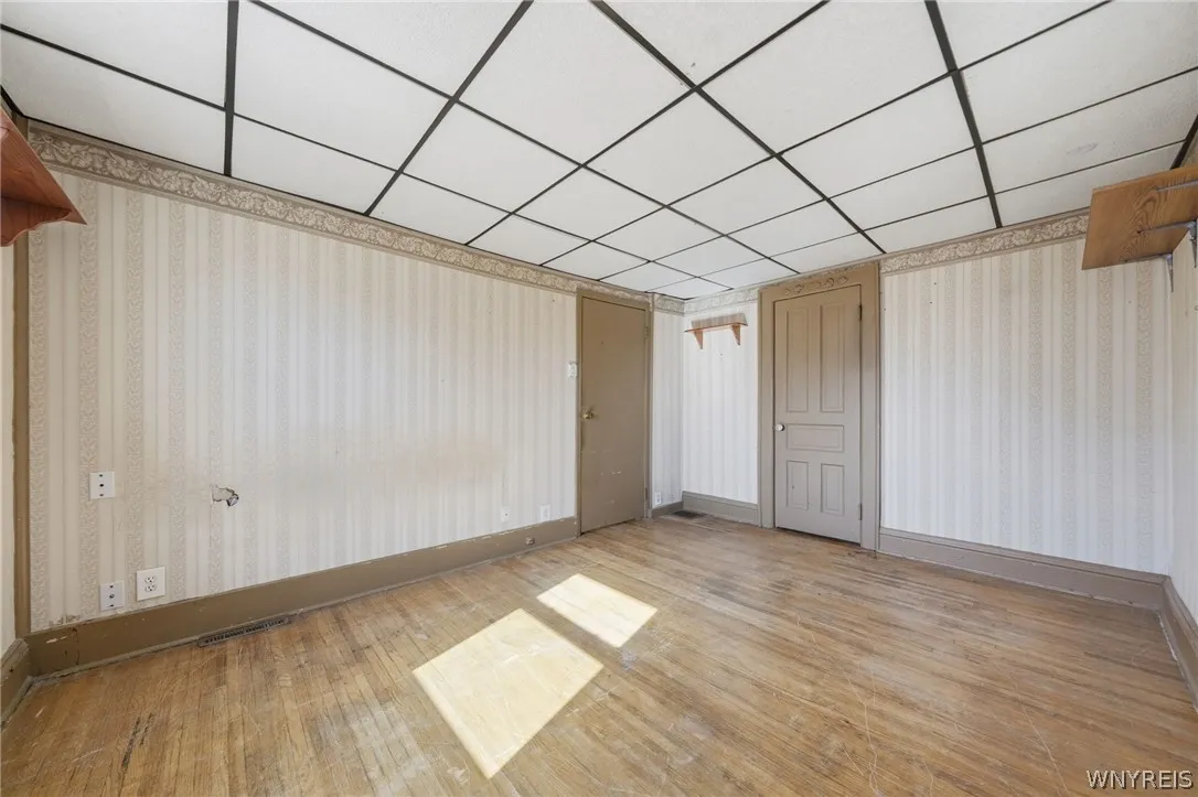 43 West Hazeltine Avenue, Tonawanda, New York 1421, Tonawanda, New York 14217, 4 Bedroom Bedrooms, 10 Room Rooms,2 BathroomBathrooms,Residential,For Sale,43 West Hazeltine Avenue, Tonawanda, New York 1421,0,B1723779