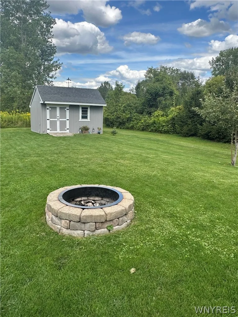 3628 Old Lakeview Road, Hamburg, New York 14075, Hamburg, New York 14075, 3 Bedroom Bedrooms, 9 Room Rooms,2 BathroomBathrooms,Residential,For Sale,3628 Old Lakeview Road, Hamburg, New York 14075,0,B1723969