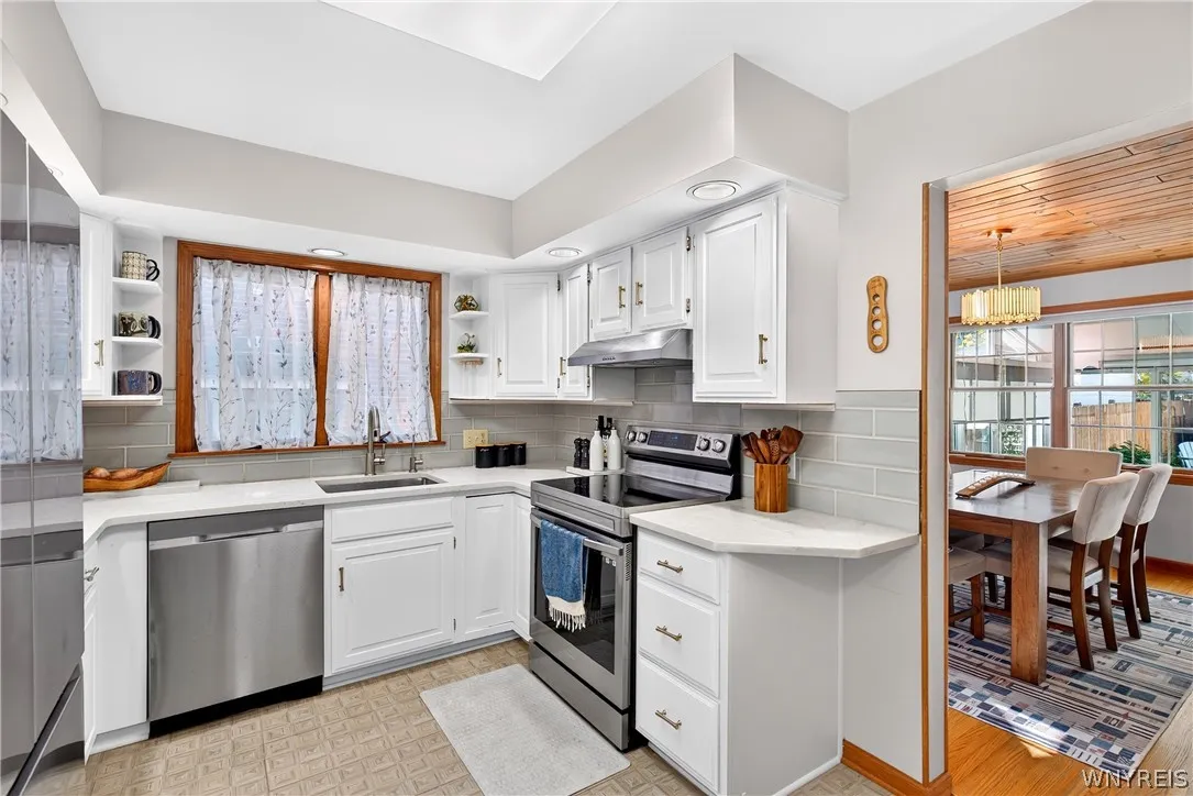 340 Louvaine Drive, Tonawanda, New York 14223, Tonawanda, New York 14223, 4 Bedroom Bedrooms, 7 Room Rooms,2 BathroomBathrooms,Residential,For Sale,340 Louvaine Drive, Tonawanda, New York 14223,0,B1722273