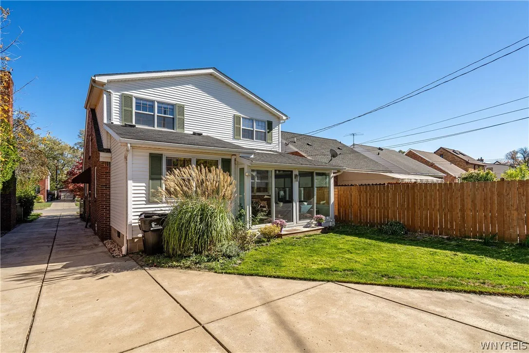 340 Louvaine Drive, Tonawanda, New York 14223, Tonawanda, New York 14223, 4 Bedroom Bedrooms, 7 Room Rooms,2 BathroomBathrooms,Residential,For Sale,340 Louvaine Drive, Tonawanda, New York 14223,0,B1722273