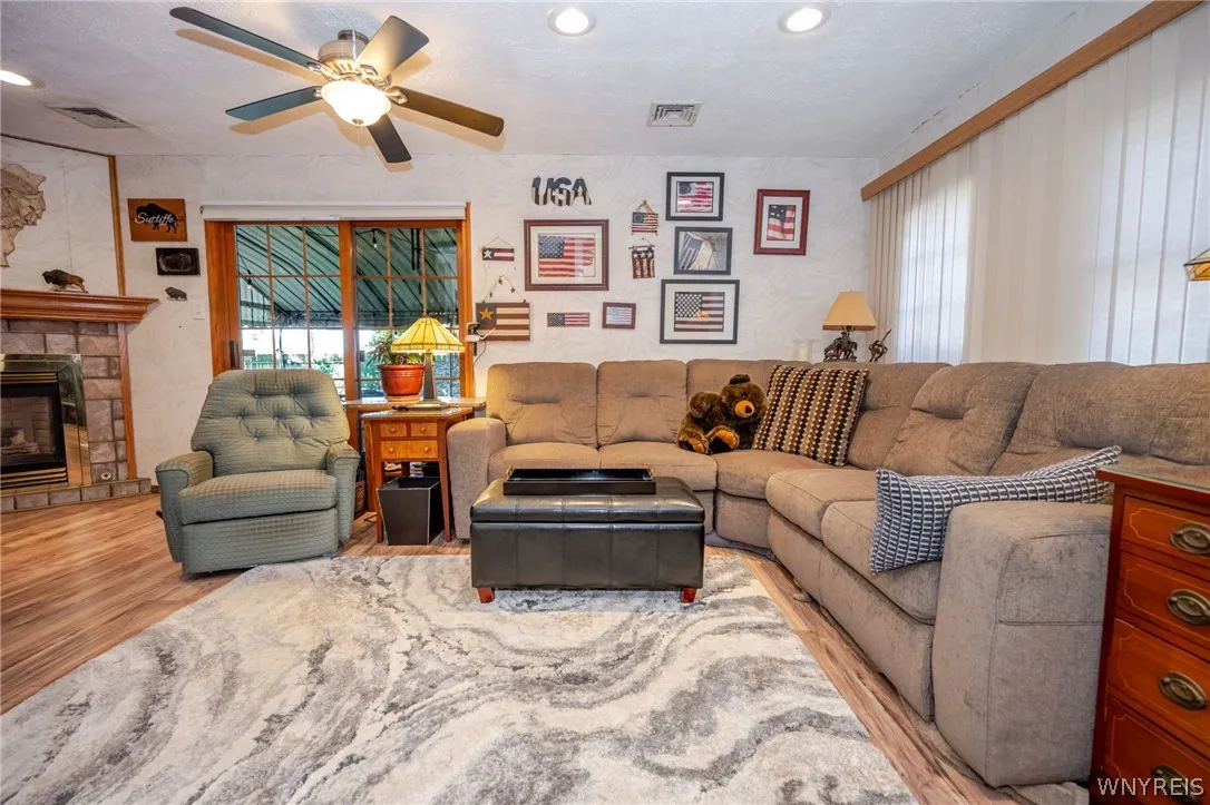 91 Glencove Road, Tonawanda, New York 14223, Tonawanda, New York 14223, 3 Bedroom Bedrooms, 7 Room Rooms,2 BathroomBathrooms,Residential,For Sale,91 Glencove Road, Tonawanda, New York 14223,0,B1724089