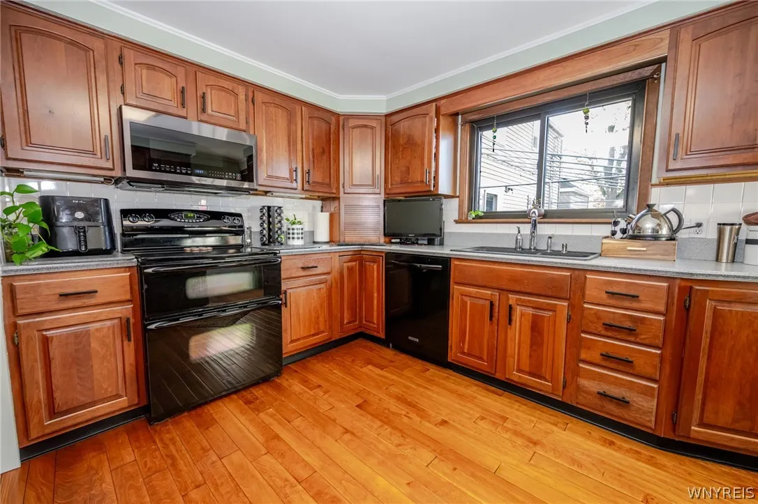 91 Glencove Road, Tonawanda, New York 14223, Tonawanda, New York 14223, 3 Bedroom Bedrooms, 7 Room Rooms,2 BathroomBathrooms,Residential,For Sale,91 Glencove Road, Tonawanda, New York 14223,0,B1724089