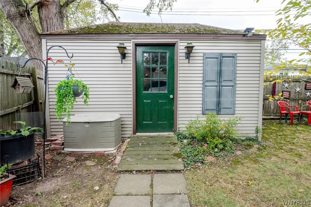 91 Glencove Road, Tonawanda, New York 14223, Tonawanda, New York 14223, 3 Bedroom Bedrooms, 7 Room Rooms,2 BathroomBathrooms,Residential,For Sale,91 Glencove Road, Tonawanda, New York 14223,0,B1724089