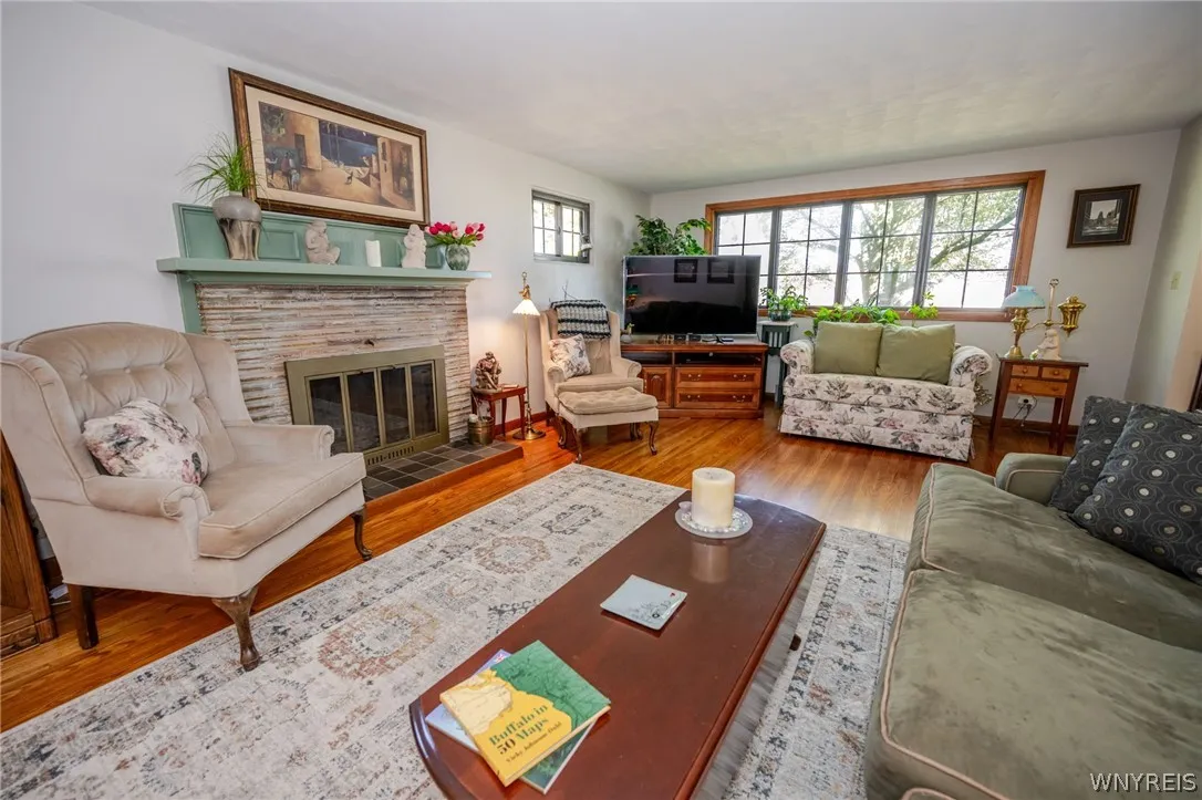 91 Glencove Road, Tonawanda, New York 14223, Tonawanda, New York 14223, 3 Bedroom Bedrooms, 7 Room Rooms,2 BathroomBathrooms,Residential,For Sale,91 Glencove Road, Tonawanda, New York 14223,0,B1724089