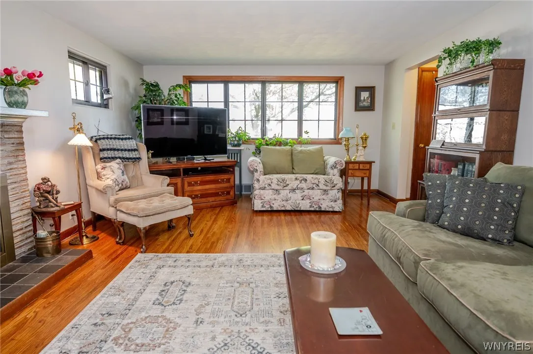 91 Glencove Road, Tonawanda, New York 14223, Tonawanda, New York 14223, 3 Bedroom Bedrooms, 7 Room Rooms,2 BathroomBathrooms,Residential,For Sale,91 Glencove Road, Tonawanda, New York 14223,0,B1724089