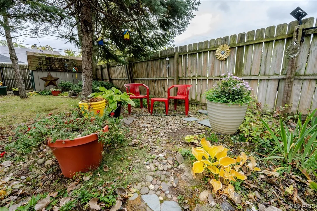 91 Glencove Road, Tonawanda, New York 14223, Tonawanda, New York 14223, 3 Bedroom Bedrooms, 7 Room Rooms,2 BathroomBathrooms,Residential,For Sale,91 Glencove Road, Tonawanda, New York 14223,0,B1724089
