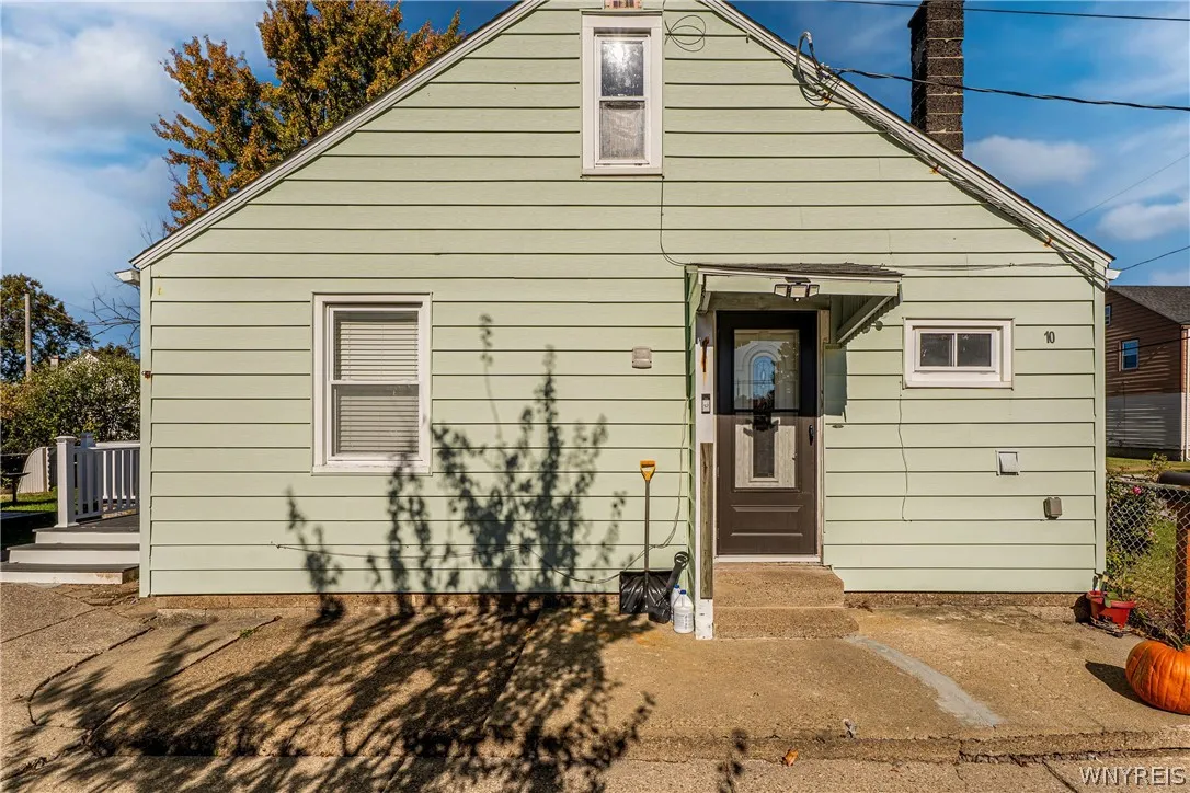 16 Bellah Place 10, Tonawanda, New York 14150, Tonawanda, New York 14150, 5 Bedroom Bedrooms, ,2 BathroomBathrooms,Residential,For Sale,16 Bellah Place 10, Tonawanda, New York 14150,0,B1723715