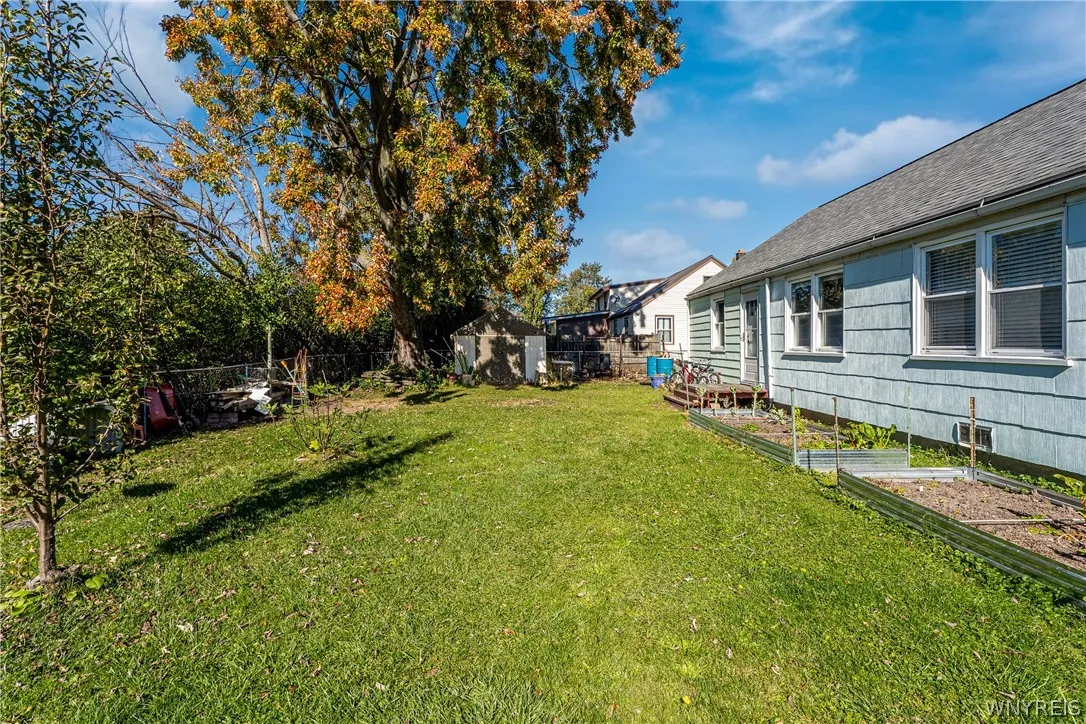 16 Bellah Place 10, Tonawanda, New York 14150, Tonawanda, New York 14150, 5 Bedroom Bedrooms, ,2 BathroomBathrooms,Residential,For Sale,16 Bellah Place 10, Tonawanda, New York 14150,0,B1723715