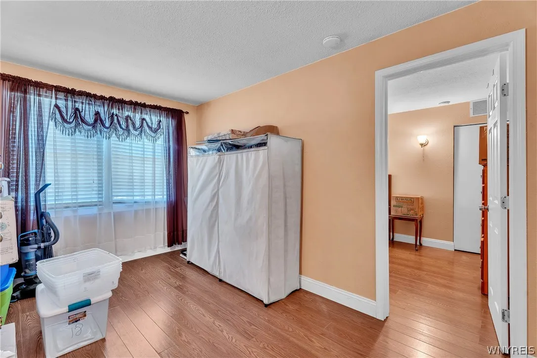 16 Bellah Place 10, Tonawanda, New York 14150, Tonawanda, New York 14150, 5 Bedroom Bedrooms, ,2 BathroomBathrooms,Residential,For Sale,16 Bellah Place 10, Tonawanda, New York 14150,0,B1723715