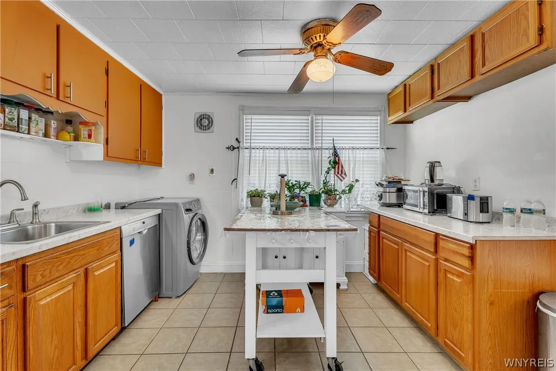 16 Bellah Place 10, Tonawanda, New York 14150, Tonawanda, New York 14150, 5 Bedroom Bedrooms, ,2 BathroomBathrooms,Residential,For Sale,16 Bellah Place 10, Tonawanda, New York 14150,0,B1723715