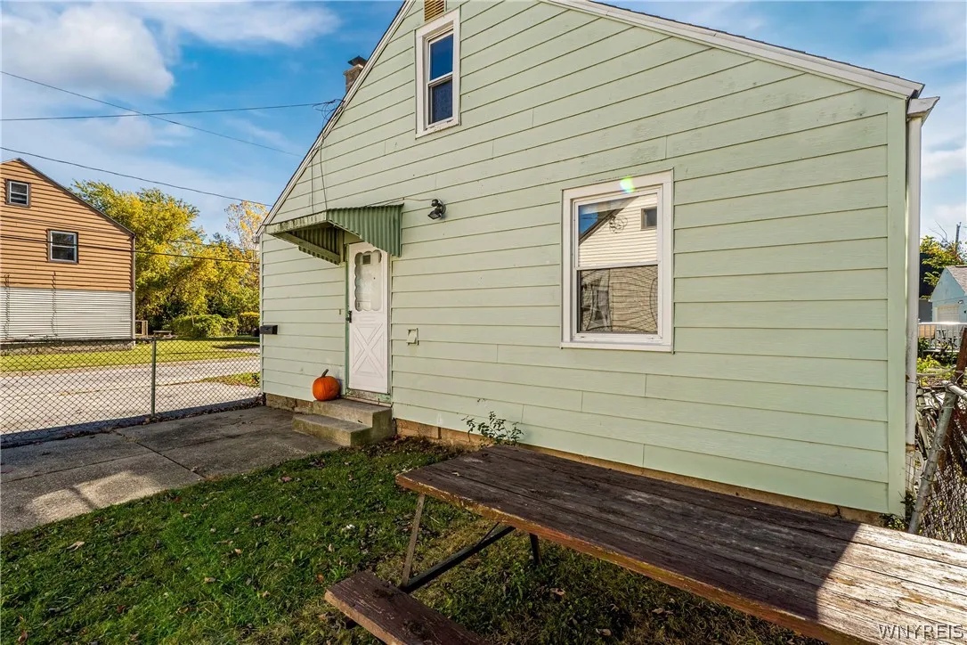 16 Bellah Place 10, Tonawanda, New York 14150, Tonawanda, New York 14150, 5 Bedroom Bedrooms, ,2 BathroomBathrooms,Residential,For Sale,16 Bellah Place 10, Tonawanda, New York 14150,0,B1723715
