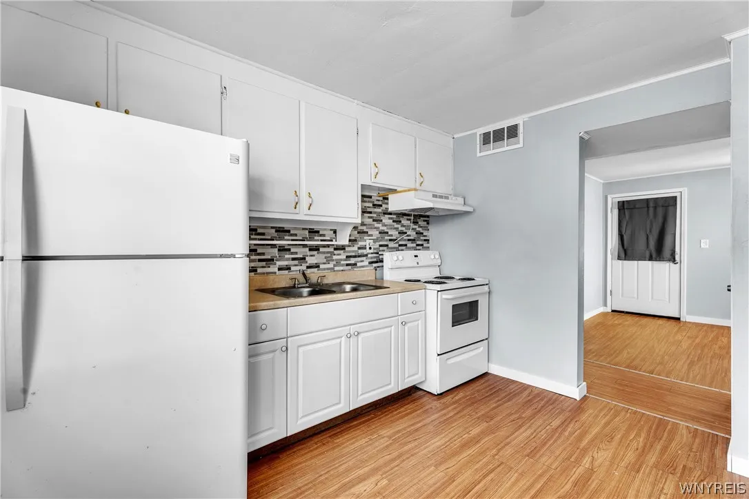 16 Bellah Place 10, Tonawanda, New York 14150, Tonawanda, New York 14150, 5 Bedroom Bedrooms, ,2 BathroomBathrooms,Residential,For Sale,16 Bellah Place 10, Tonawanda, New York 14150,0,B1723715