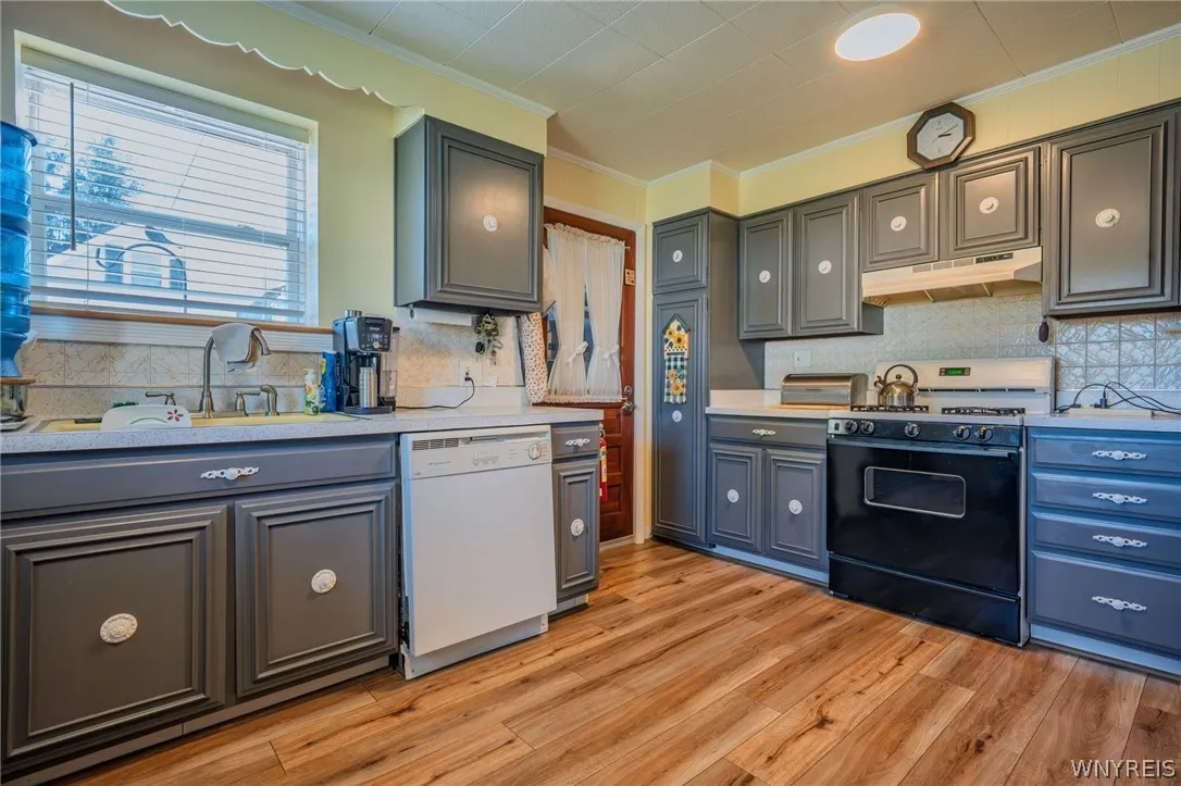 4122 Jarvis Street, Hamburg, New York 14219, Hamburg, New York 14219, 2 Bedroom Bedrooms, 4 Room Rooms,1 BathroomBathrooms,Residential,For Sale,4122 Jarvis Street, Hamburg, New York 14219,0,B1723930