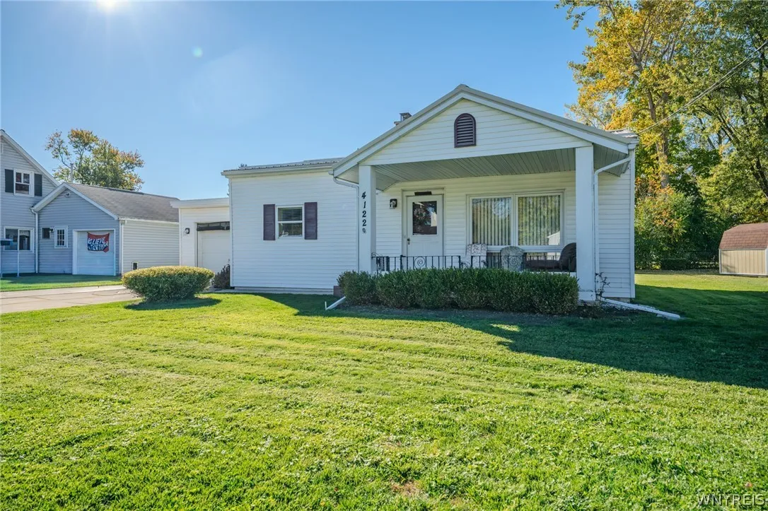 4122 Jarvis Street, Hamburg, New York 14219, Hamburg, New York 14219, 2 Bedroom Bedrooms, 4 Room Rooms,1 BathroomBathrooms,Residential,For Sale,4122 Jarvis Street, Hamburg, New York 14219,0,B1723930