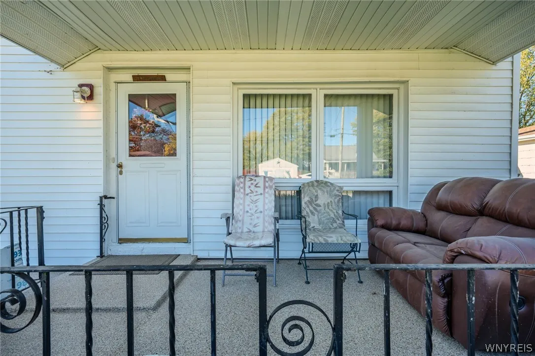 4122 Jarvis Street, Hamburg, New York 14219, Hamburg, New York 14219, 2 Bedroom Bedrooms, 4 Room Rooms,1 BathroomBathrooms,Residential,For Sale,4122 Jarvis Street, Hamburg, New York 14219,0,B1723930